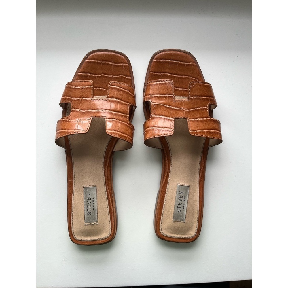 Hadyn Cognac by Steve Madden